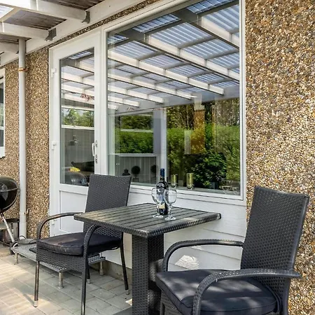 3 Bedroom Beautiful Home In Blavand *