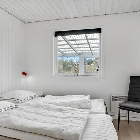 בית נופש 3 Bedroom Beautiful Home In Blavand בלבאנד