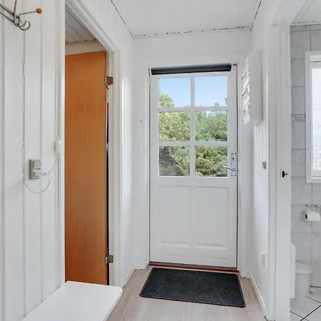 3 Bedroom Beautiful Home In Blavand *