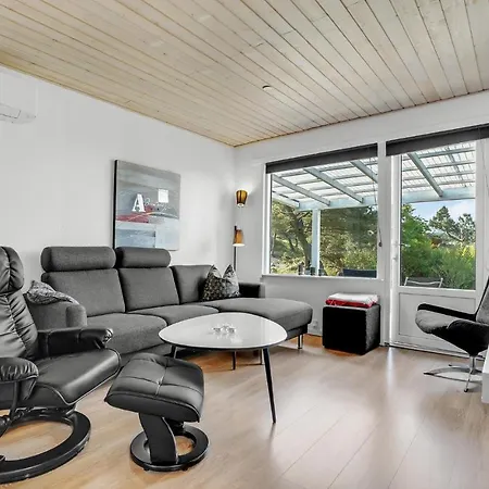3 Bedroom Beautiful Home In Blavand Σπίτι διακοπών *